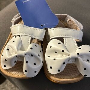 Brand New Polka Dot Baby Girl Sandals Size 1 – Comfortable & Cute!